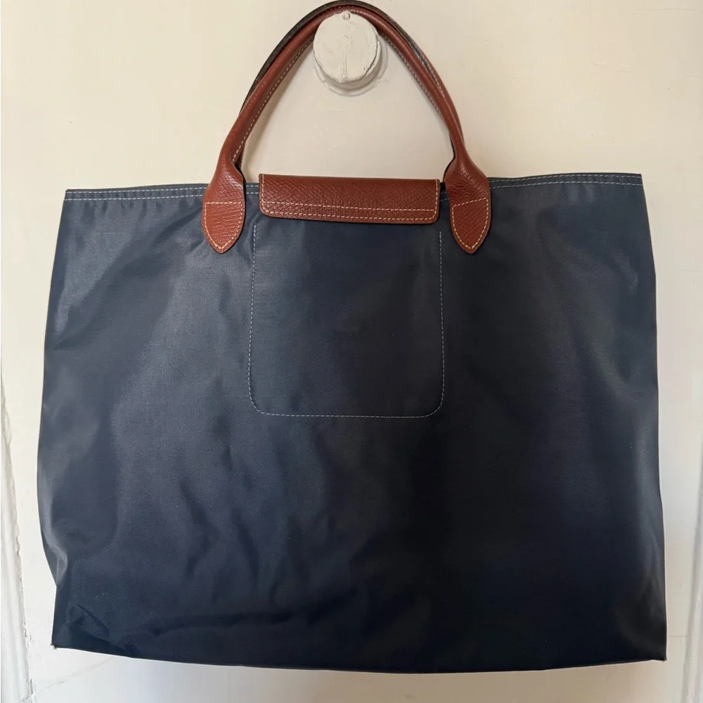 Longchamp Eiffel Tower Gray Tote - Picture 2 of 13